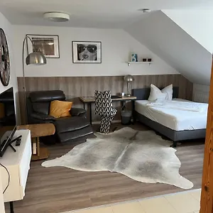  Apartment Grosse Gemuetliche Mit Klimaanlage, Parkplatz Inklusive !